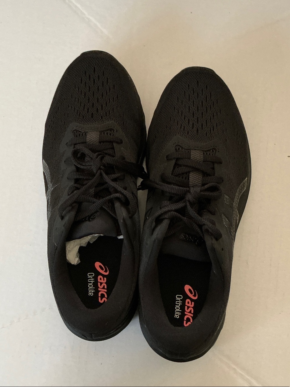 ASICS Women’s Black GT-1000 11 size 9.5 WIDE